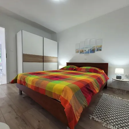 Appartement Carla2 Direkt Am By Interhome Omišalj